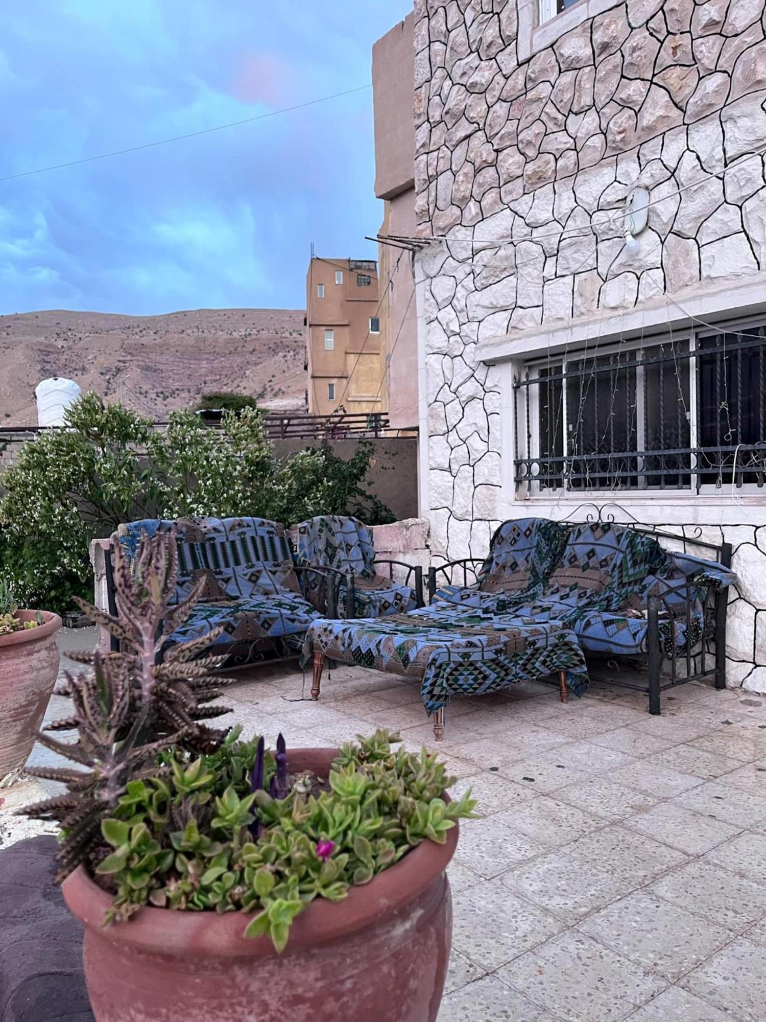 Happy Bedouin House Petra Bed & Breakfast Al Hayy Ngoại thất bức ảnh